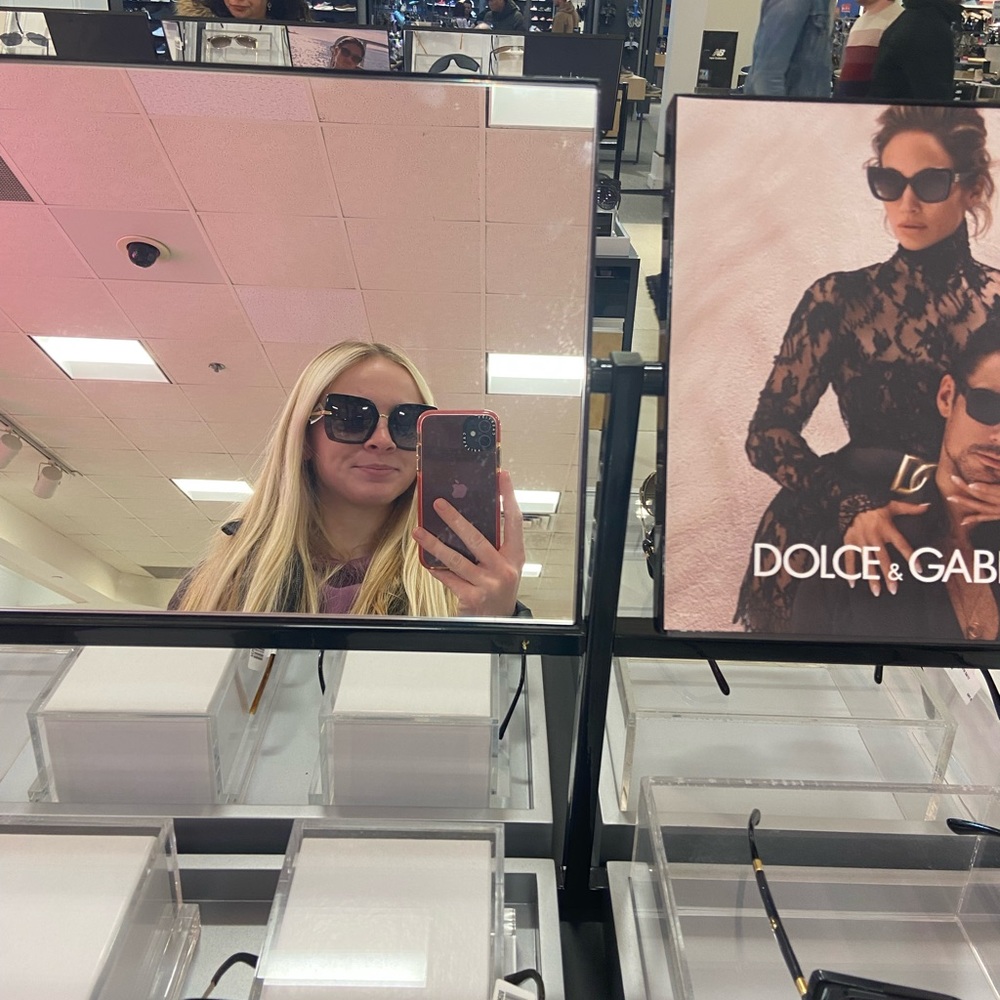 Meet your Posher, Gabby